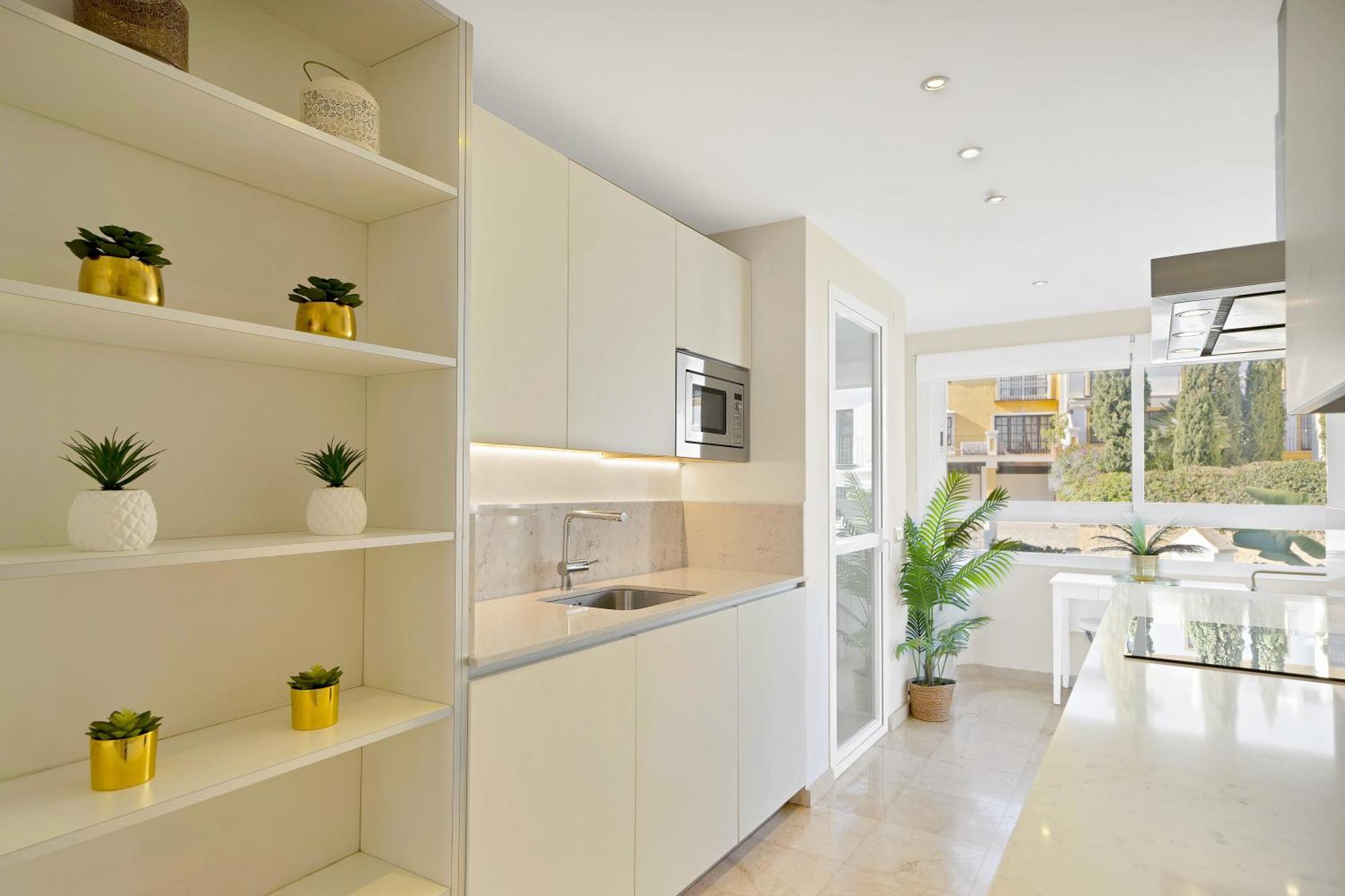 Luxury Penthouse With Sea Views In Marbella Golden Mile, Puente Romano Area Екстериор снимка